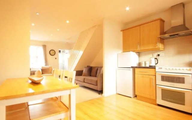 Fantastic 2-bed House in Hull. Garden, Sky tv