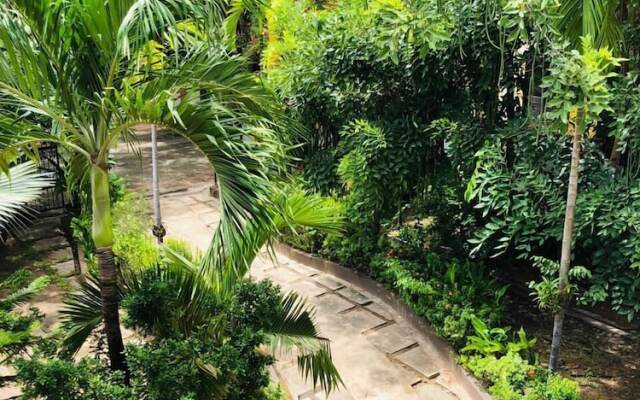Isirafu Hotel & Residence