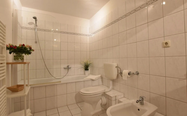 Luxurious Holiday Home in Stove with Waterfront