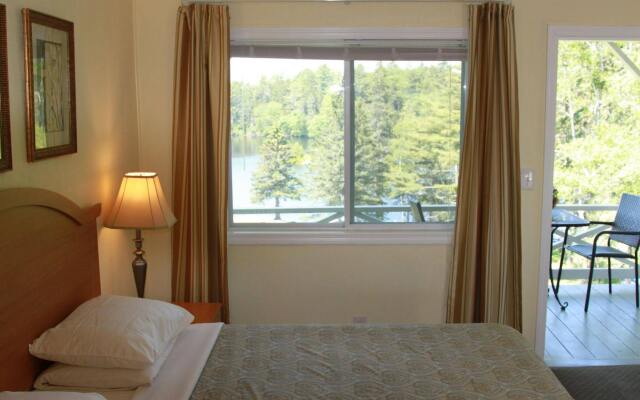 Beach Cove Waterfront Inn