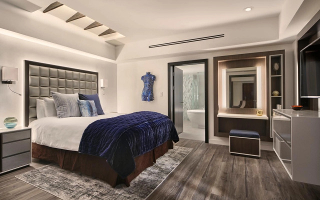 Sunset Marquis