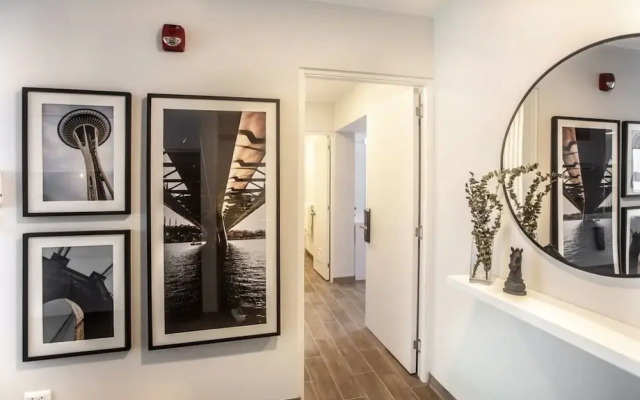 w Spacious 2BR in the Heart of Miraflores