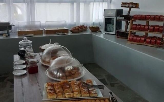 Lagada Beach Hotel