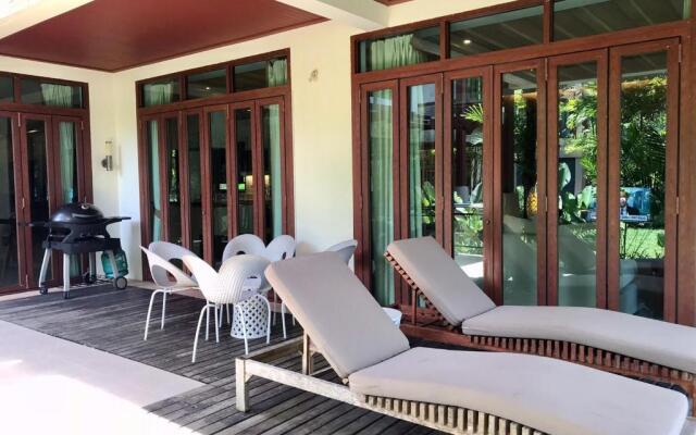 Amatapura Beachfront Villa 10