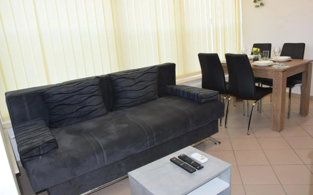 COMFY and BRIGHT Apartment