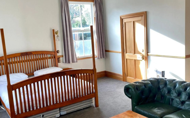 Shepherds Arms Hotel