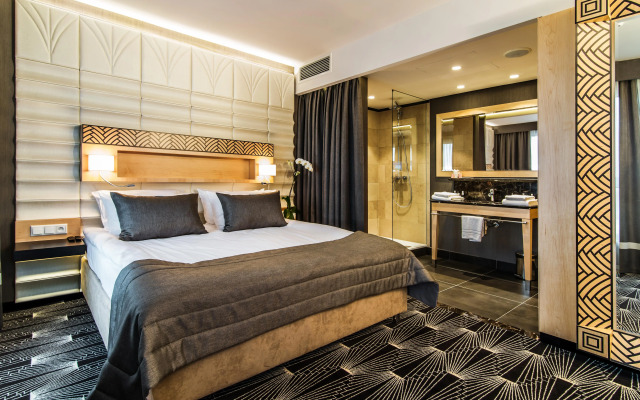 Airport Hotel Okecie