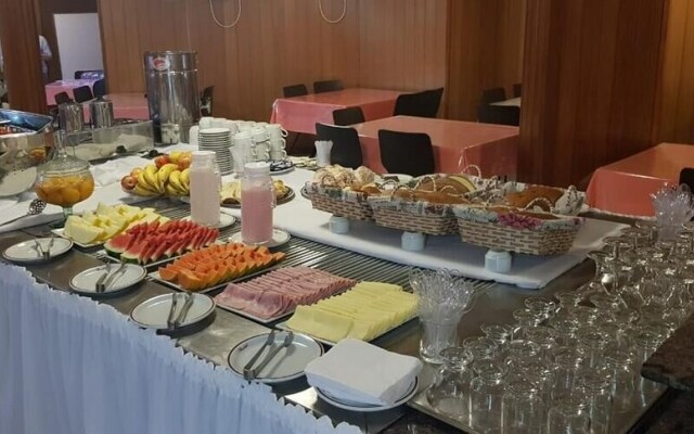 Binder Hotel Mogi Guaçu