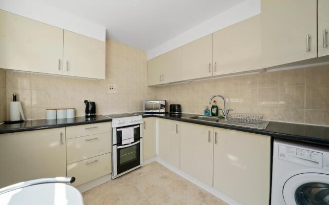 Gatewick Duplex Serviced Apartment