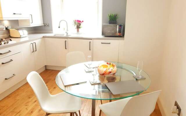 Newly Refurbished Duplex in Edinburgh City Centre