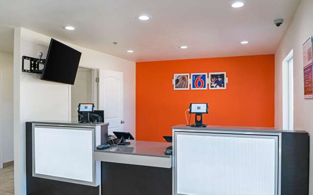 Motel 6 Bay Saint Louis, MS