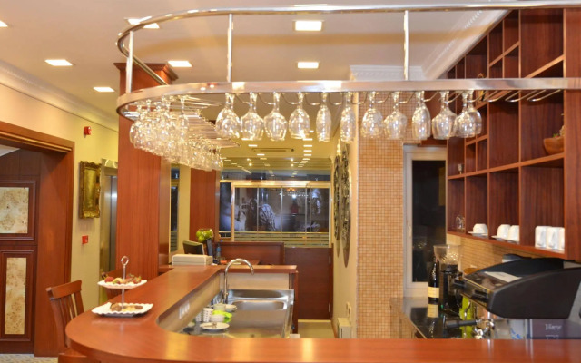 Ataker Hotel