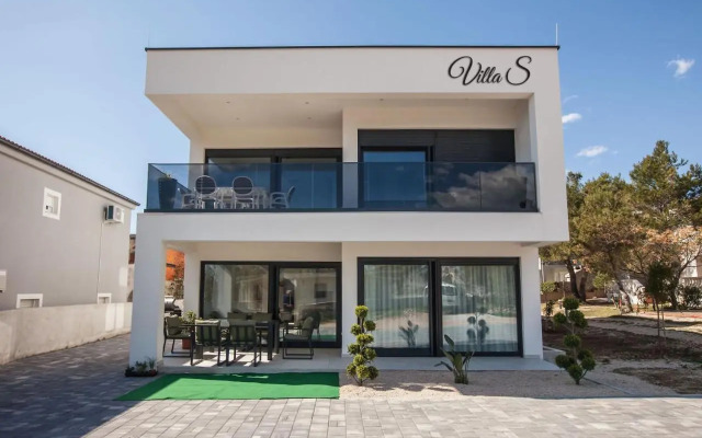 Villa S