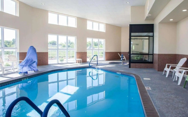 Comfort Inn & Suites Harrisonville