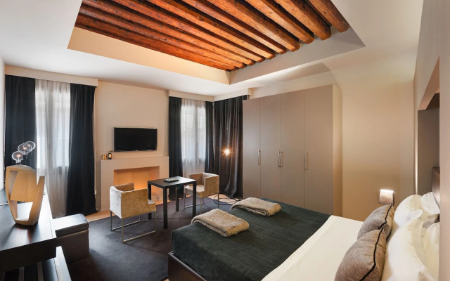 The Charming House DD724