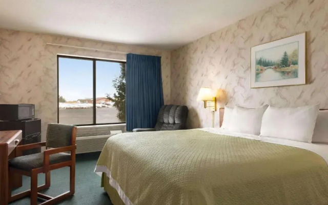 Days Inn Eagle River
