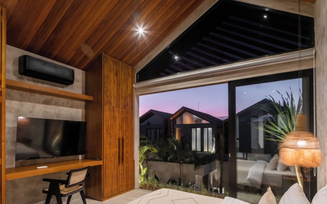 Blacksand Villas Canggu by Sandara – Guest Rooms – Canggu