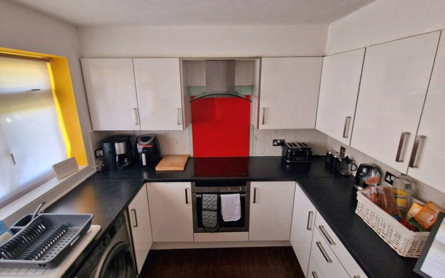 3 Bed House Stunning Views And Free Parking