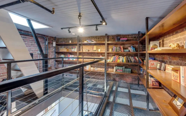 Downtown Winston-salem Condo w/ Private Library!