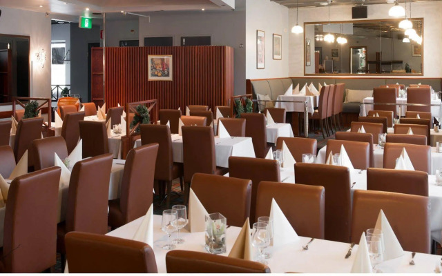 Skyline Airport Hotel