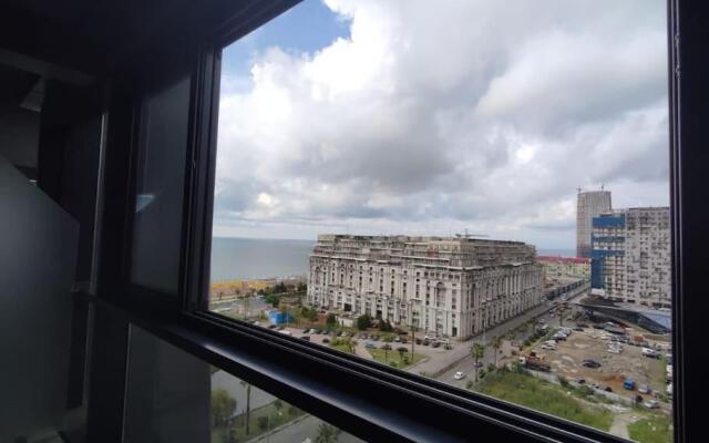 Leo Group Luxury Apartment 09-15 Alliance Palace