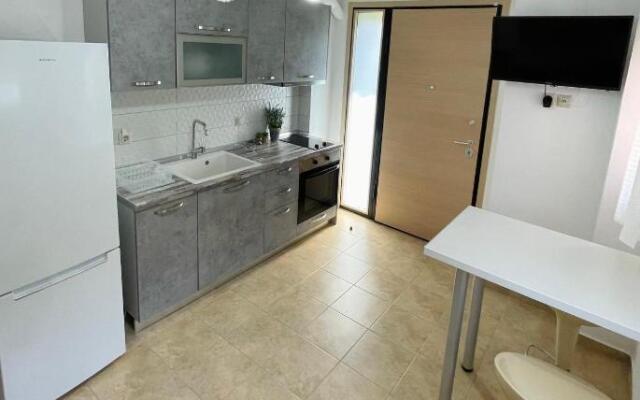 Eden apartment Paliouri Cozy with private garden