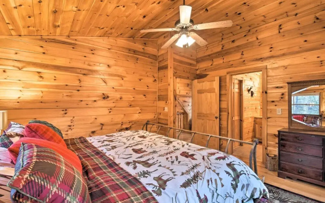 'long Pine Ridge' Cabin w/ Luxury Amenities!