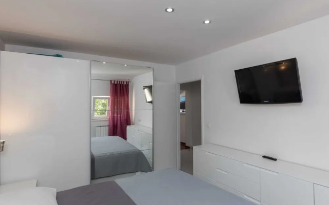 Apartment Super Marijo - Two-bedroom Apartment With Sea View