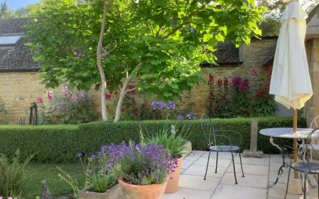 Holly House Bed & Breakfast