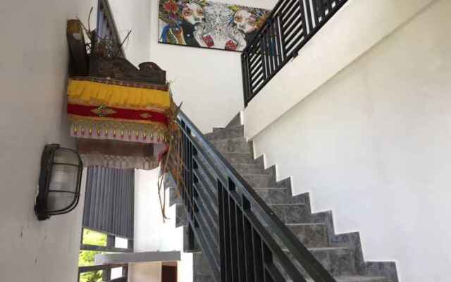 Oyo 90195 The Koi Guest House