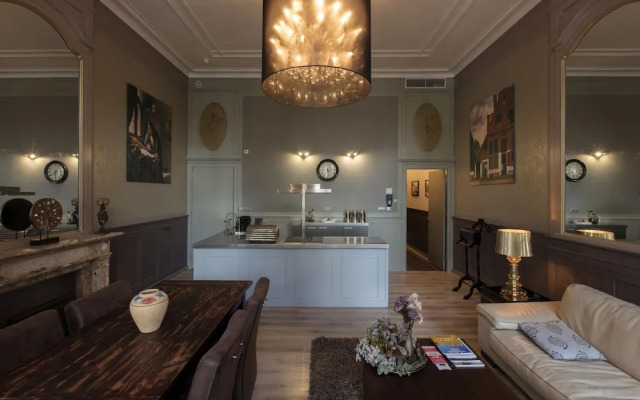 Dutch Masters Apartments