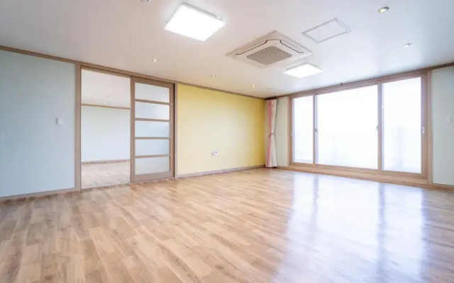 Yeosu Moranggee Pension