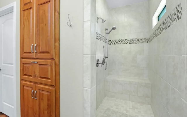 Beautiful Lakefront Cabin Something For Everyone