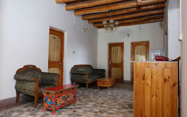 OYO 13759 Hotel Galwan Palace