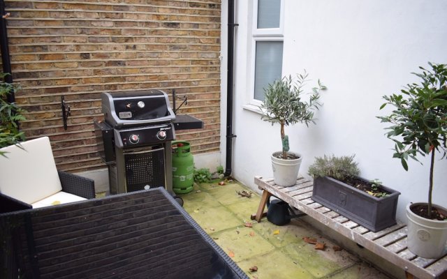 1 Bedroom Apartment With Patio in London