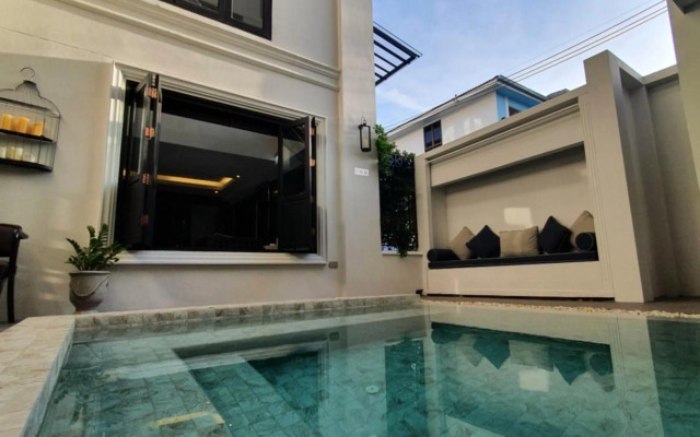 Cheeva Dee Hotel