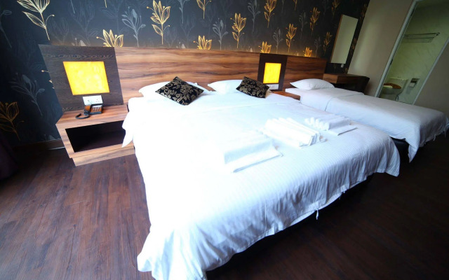 WaterFront Boutique Hotel
