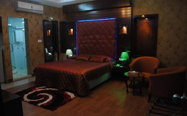 Rouzat Inn