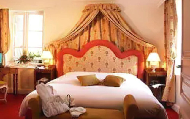 Chateau des Comtes de Challes