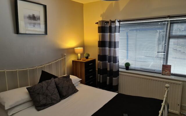 The Lamb and Flag Inn