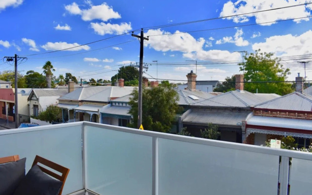 Modern 2 Bedroom Apartment In Brunswick