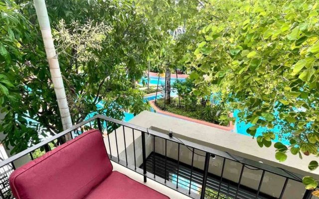 La habana 54 with large balcony and pool view!