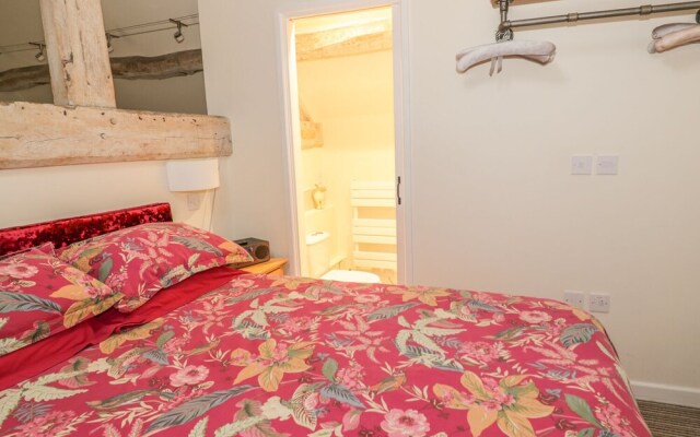 The Bolt Hole, Tiddington