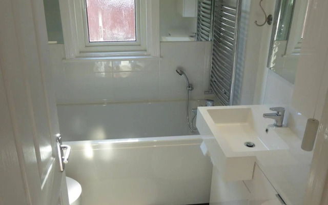 Sunninghill Apartment