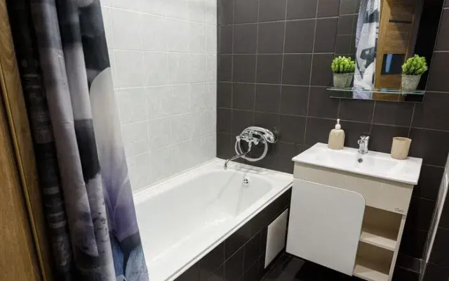 Dve podushki na ul. Gagarina, d.80A, k.3, kv.230