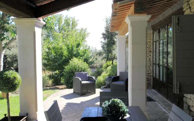 Provencal Villa in the Heart of the Luberon Scrubland