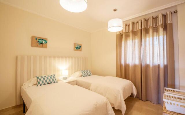 2279-Lovely 2 bedrooms with terrace with views