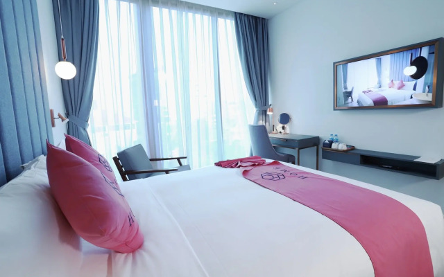 HOME Hotel