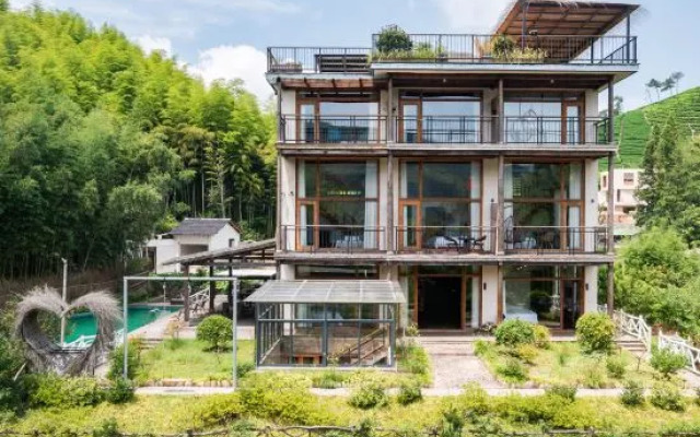 Moganshan Pinzhu Guanlan Yueying Hot Spring Holiday Home