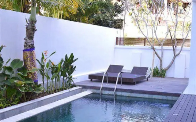 Villa Rumah Putih